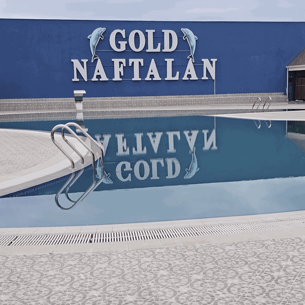 Outdoor swimming pool